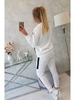 Pruhovaná sportovní souprava bílá