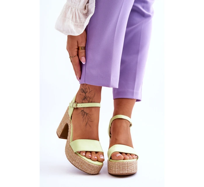 Pohodlné semišové sandály na podpatku Světle zelená model 21613574 - Boto Pohodlné semišové sandály na podpatku Světle zelená model 21613574 - Boto