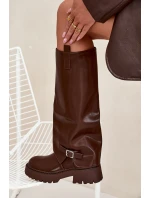 Dámské zateplené kozačky s vyhrnutou holení a přezkou Fiorae – čokoládové, eko semiš Dámské zateplené kozačky s vyhrnutou holení a přezkou Fiorae – čokoládové, eko semiš