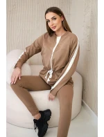 Dámská bavlněná souprava s proužky a stahovacími lemy velbloud Dámská bavlněná souprava s proužky a stahovacími lemy velbloud