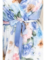 model 21178444 Vzdušné maxi šaty s obálkovým výstřihem a květinovým vzorem BLUE ROSE - numoco basic