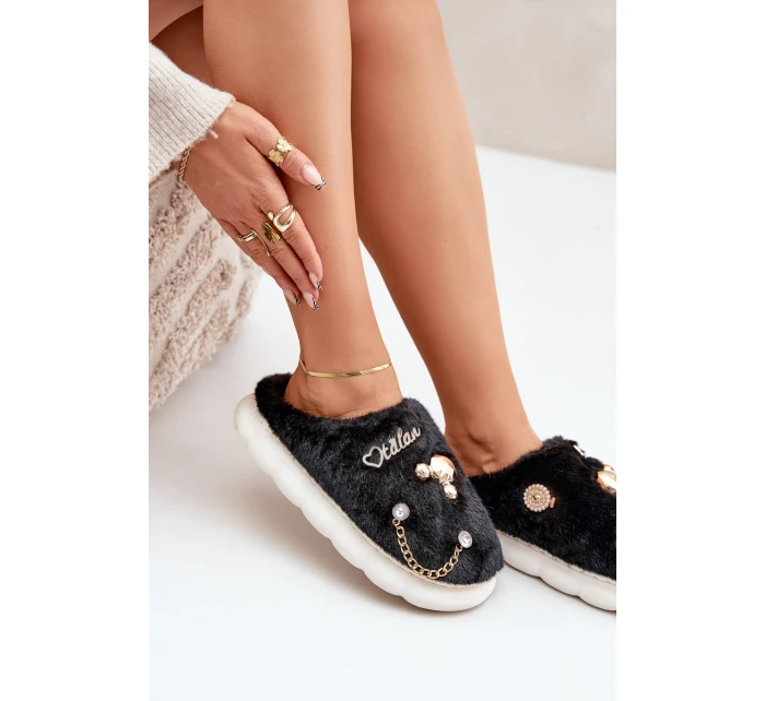 Pantofle S Přívěsky Černé model 21680849 - Boto Pantofle S Přívěsky Černé model 21680849 - Boto