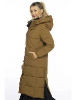 Dlouhá hnědá vypasovaná dámská zimní bunda model 21247561 - Ann Gissy Dlouhá hnědá vypasovaná dámská zimní bunda model 21247561 - Ann Gissy