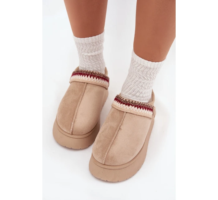 Dámské sněhule nízké s páskem a výšivkou na platformě světle béžové model 21708900 - Boto Dámské sněhule nízké s páskem a výšivkou na platformě světle béžové model 21708900 - Boto