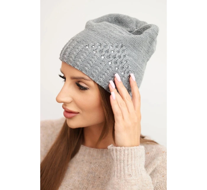 Dámská zimní čepice z vlny s ozdobným pletením a kamínky K449 šedá