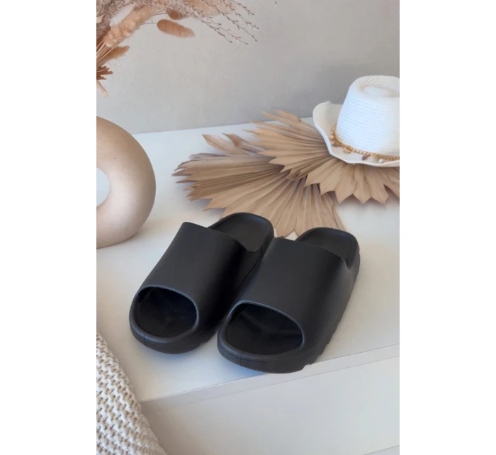 Dámské pantofle na platformě černé model 21908345 - Boto Dámské pantofle na platformě černé model 21908345 - Boto