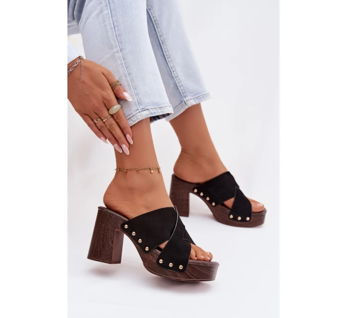 Dámské sandály na podpatku se zlatými přezkami Černé model 21951481 - Boto