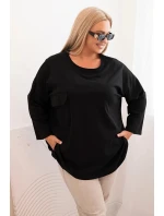 Dámská blůza Plus Size s model 21820407 s kapsou a ohrnutým rukávem černá - K-Fashion