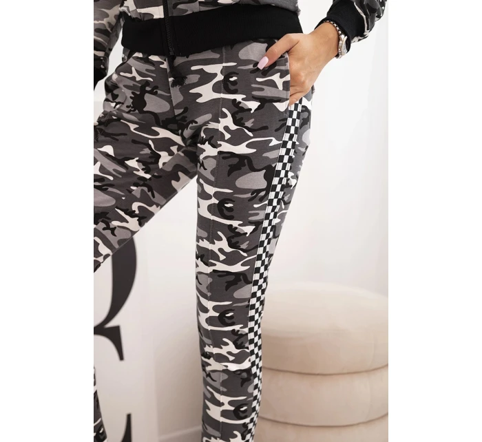 Dámská souprava s kapucí a model 21755762 potiskem khaki + ecru - K-Fashion Dámská souprava s kapucí a model 21755762 potiskem khaki + ecru - K-Fashion