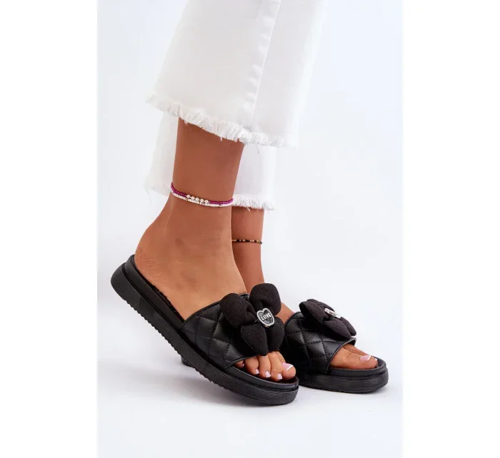 Dámské pantofle se zdobením na nízké platformě, černá cedrella Dámské pantofle se zdobením na nízké platformě, černá cedrella