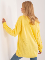 Žlutý pletený dámský svetr s kabely