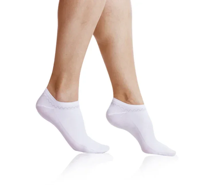 Dámské nízké ponožky model 15436420 INSHOE SOCKS bílá - Bellinda Dámské nízké ponožky model 15436420 INSHOE SOCKS bílá - Bellinda