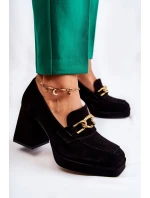 Semišové lodičky s ozdobným řetízkem model 21593258 černá - Laura Messi