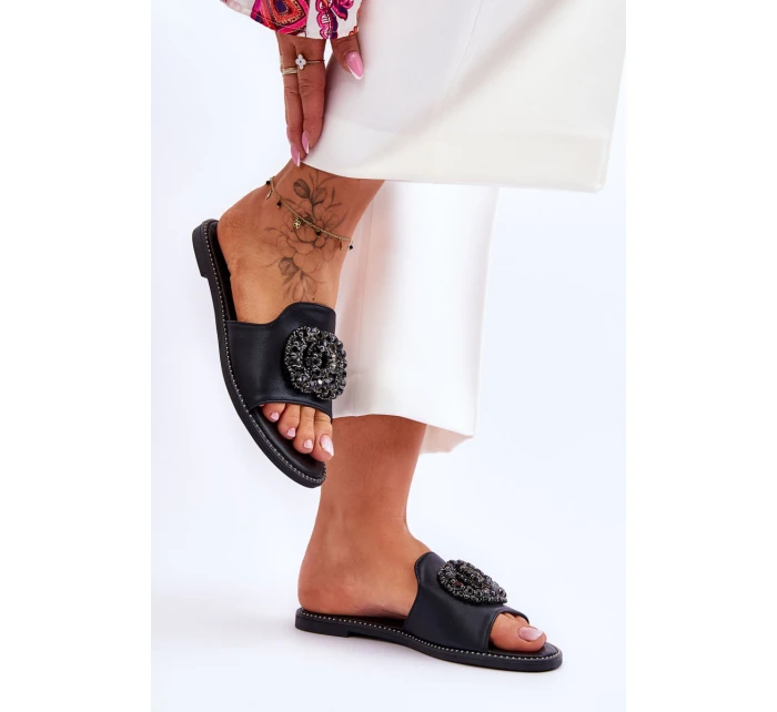 Dámské ploché pantofle s ozdobami model 21619155 Černá - S.Barski