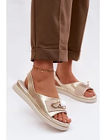 Kožené dámské sandály s ozdobou D&A GR61-5932 Zlaté Kožené dámské sandály s ozdobou D&A GR61-5932 Zlaté