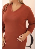 Dámské šaty Plus Size máslové s výstřihem do V a rukávem hnědé