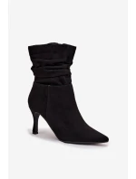 Dámské kotníkové boty na jehlovém podpatku s mačkanou horní částí Ulisse – černé, eko semiš Dámské kotníkové boty na jehlovém podpatku s mačkanou horní částí Ulisse – černé, eko semiš
