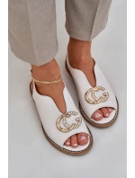 Kožené Sandály Na Plochém Podpatku S Dekorací Světle Béžové model 21685328 - Laura Messi Kožené Sandály Na Plochém Podpatku S Dekorací Světle Béžové model 21685328 - Laura Messi