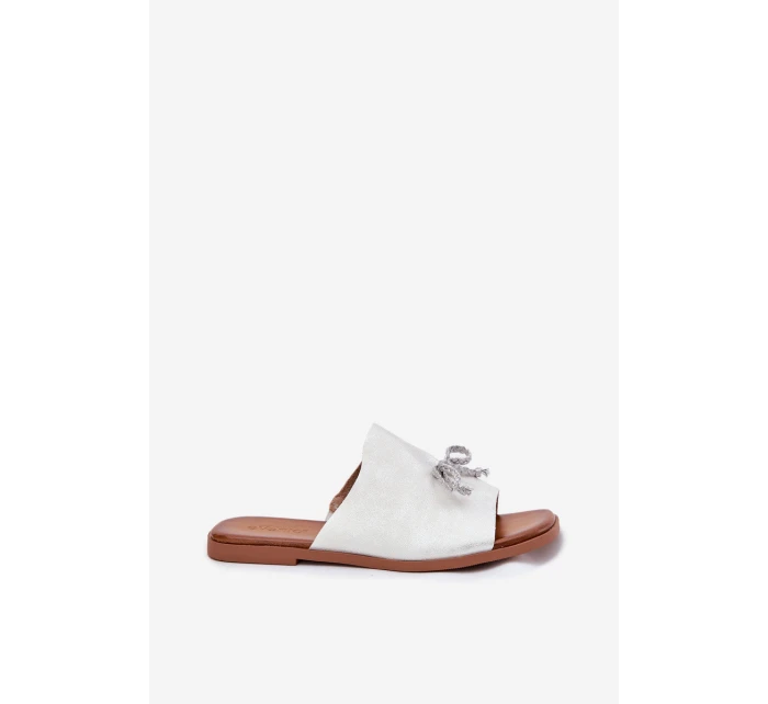 Dámské sandály na plochém podpatku se vázáním stříbrné model 21701710 - EVENTO