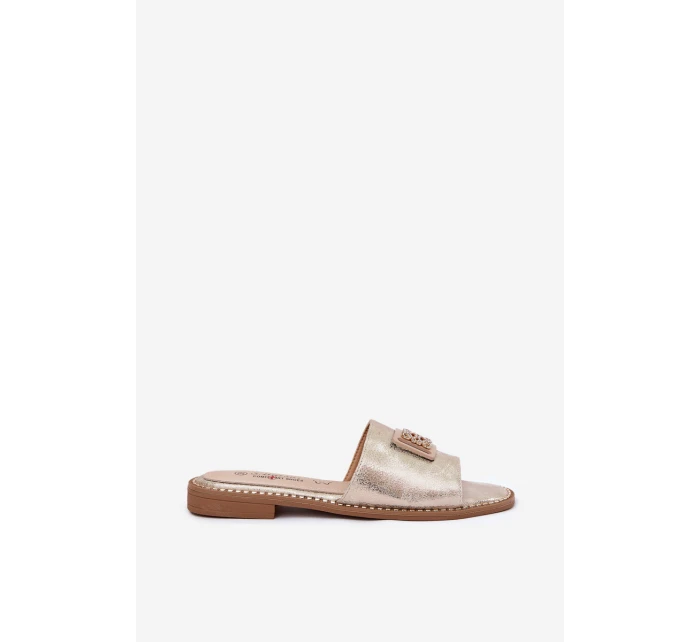 Dámské Sandály Na Plochém Podpatku S Ozdobou model 21696786 Zlaté - S.Barski Dámské Sandály Na Plochém Podpatku S Ozdobou model 21696786 Zlaté - S.Barski