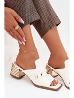 Kožené lodičky na podpatku s ozdobným páskem D&A CR61-3063 Bílé