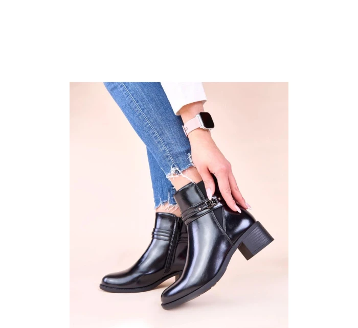 Boty na podpatku model 222370 Solea Boty na podpatku model 222370 Solea