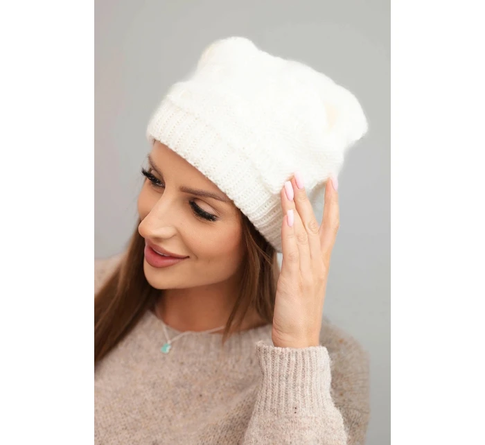 Dámská zimní čepice z vlny s ozdobným vzorem K451 ecru