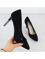 Černé semišové lodičky na jehlovém podpatku Sergio model 22013071 - LEONE