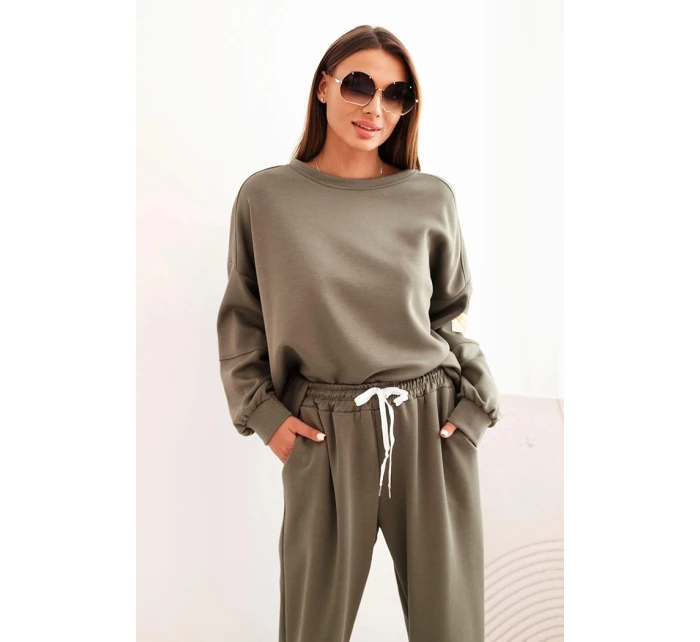 Komplet dámský máslový s volnou mikinou a kalhotami s nápisem LOVE khaki Komplet dámský máslový s volnou mikinou a kalhotami s nápisem LOVE khaki
