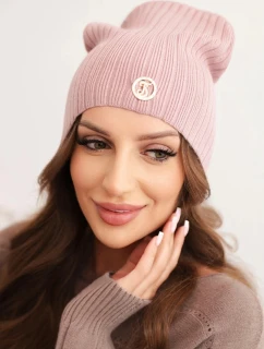 Dámská čepice s proužky a ozdobným knoflíkem s přídavkem vlny a modalu tmavě růžová