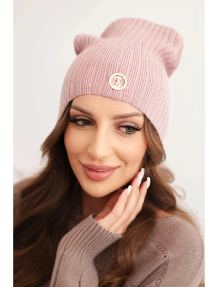 Dámská čepice s proužky a ozdobným knoflíkem s přídavkem vlny a modalu tmavě růžová Dámská čepice s proužky a ozdobným knoflíkem s přídavkem vlny a modalu tmavě růžová