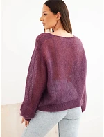 Dámský svetr z 70 % z s výstřihem do V volného střihu tmavě fialová model 22391350 - K-Fashion Dámský svetr z 70 % z s výstřihem do V volného střihu tmavě fialová model 22391350 - K-Fashion