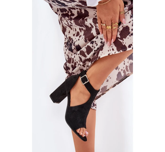 Sandály S Děrovaným Vzorem Na Podpatku Eko Semišové Černé Helori Sandály S Děrovaným Vzorem Na Podpatku Eko Semišové Černé Helori