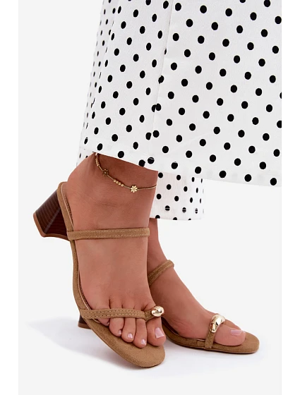 Klapky na podpatku model 228795 Step in style Klapky na podpatku model 228795 Step in style