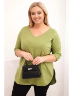 Dámská bavlněná blůza Plus Size s výstřihem do V a ohrnutým rukávem olivová Dámská bavlněná blůza Plus Size s výstřihem do V a ohrnutým rukávem olivová