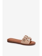 Dámské Pantofle Na Plochém Podpatku Se Zlatými Béžové model 21698998 - Boto Dámské Pantofle Na Plochém Podpatku Se Zlatými Béžové model 21698998 - Boto