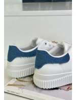 Nízké tenisky z eko kůže s odznaky bílo-modré Cillione Nízké tenisky z eko kůže s odznaky bílo-modré Cillione