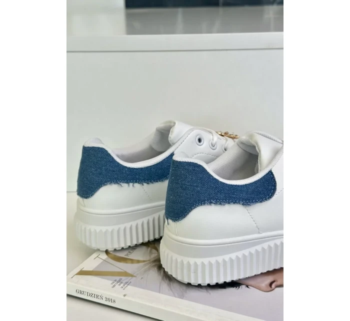 Nízké tenisky z eko kůže s odznaky bílo-modré Cillione Nízké tenisky z eko kůže s odznaky bílo-modré Cillione