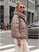Dámská zimní prošívaná bunda s kožešinou v barvě taupe, FashionStreet TY5820 Dámská zimní prošívaná bunda s kožešinou v barvě taupe, FashionStreet TY5820