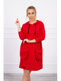 Šaty s kapucí v červené barvě
