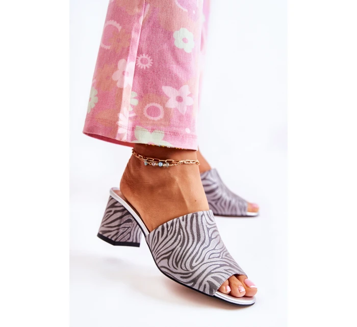 Kožené dámské pantofle na vysokém podpatku Zebra šedá model 21589956 - Boto