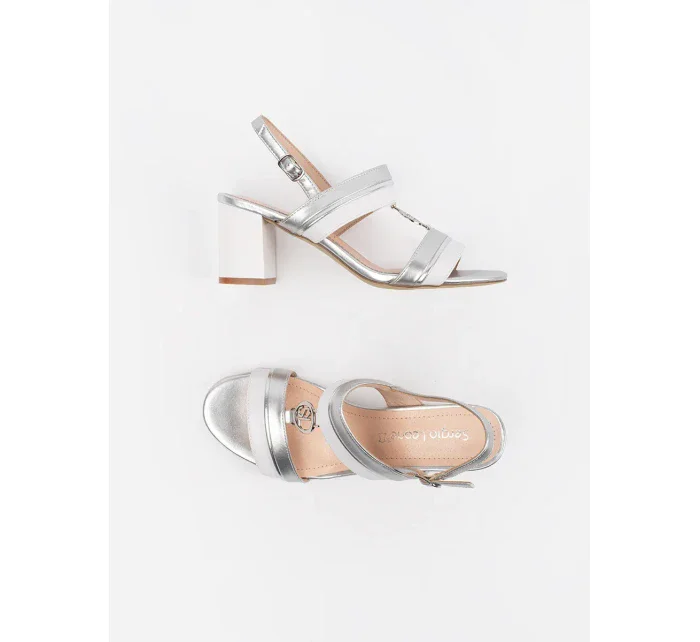 Zajímavé dámské stříbrné  sandály na širokém podpatku