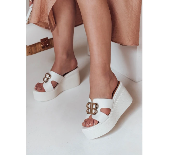 Dámské žabky na platformě white Dstreet model 21984641 - FashionStreet