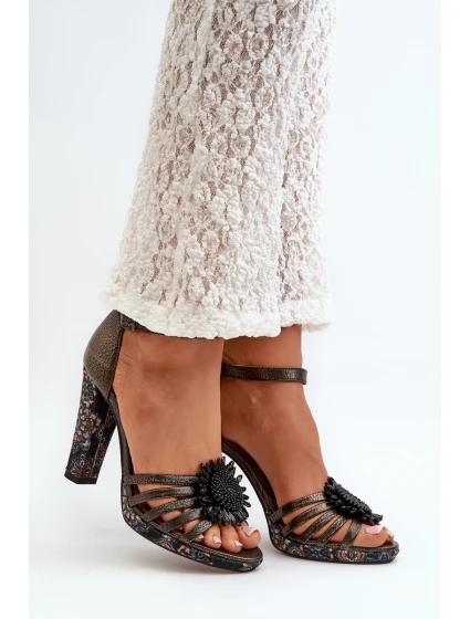 Dámské sandály na podpatku s ozdobou model 21664567 grafitové - Maciejka