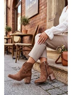 Dámské s designem z přírodní semiše na podpatku  hnědé model 21713118 - Zazoo