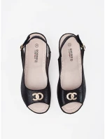 Originální dámské černé sandály na klínku Originální dámské černé sandály na klínku