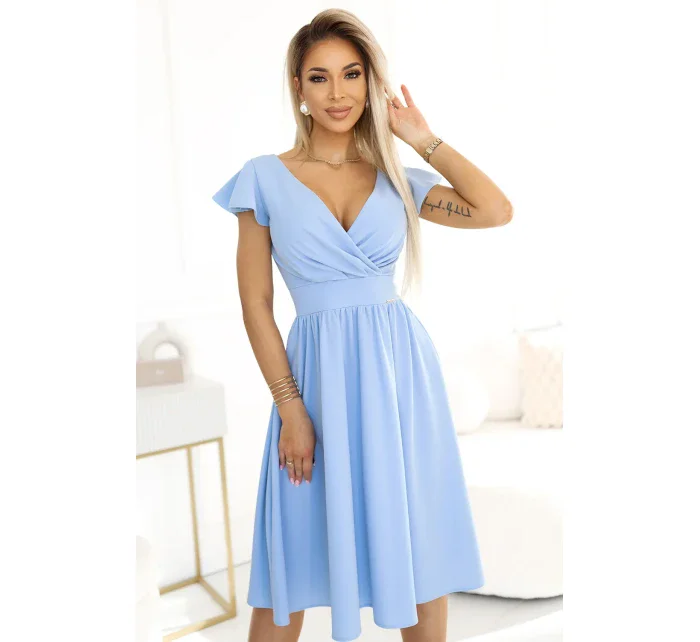 Šaty s výstřihem a krátkými rukávy model 21056000 - numoco Šaty s výstřihem a krátkými rukávy model 21056000 - numoco