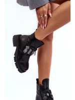 Boty Na Plochém Podpatku A Platformě Sztyblety Černé Linestta