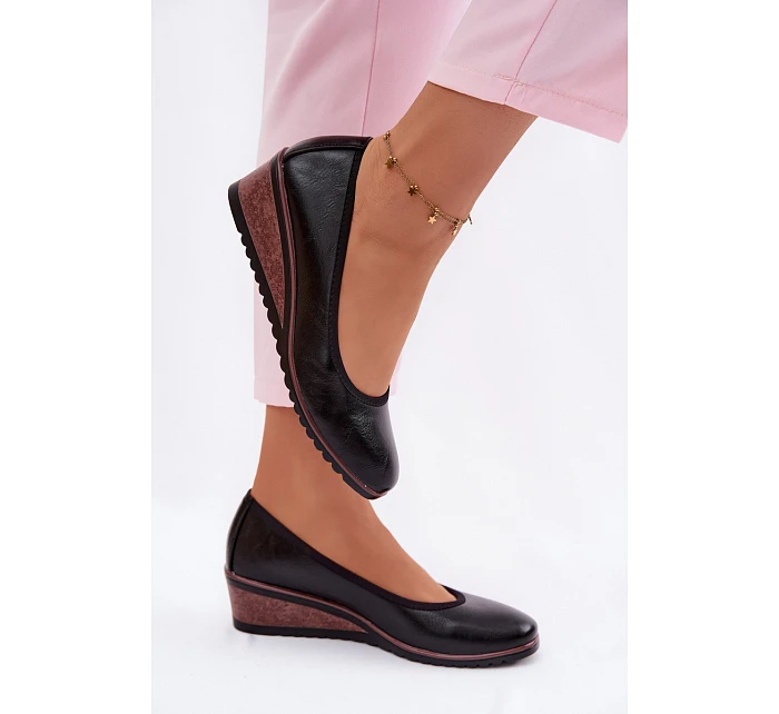 Dámské polobotky na platformě model 22100033 Černé - VINCEZA Dámské polobotky na platformě model 22100033 Černé - VINCEZA