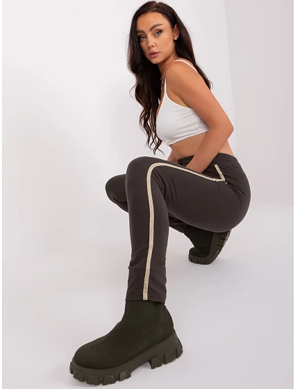 Spodnie dresowe RV DR model 18847970 ciemny khaki - FPrice Spodnie dresowe RV DR model 18847970 ciemny khaki - FPrice